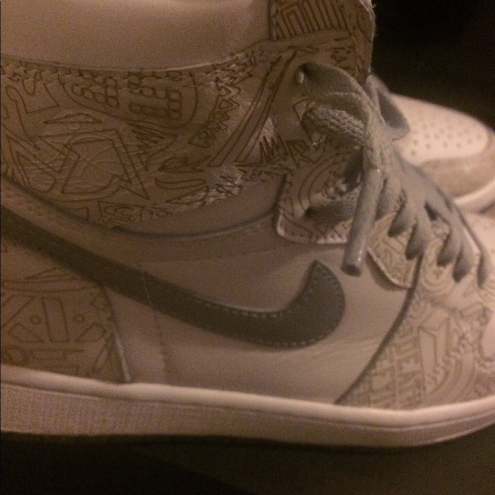 Air Jordan 1 Retro Hi OG LASER (Authentic) - Picture 5 of 8